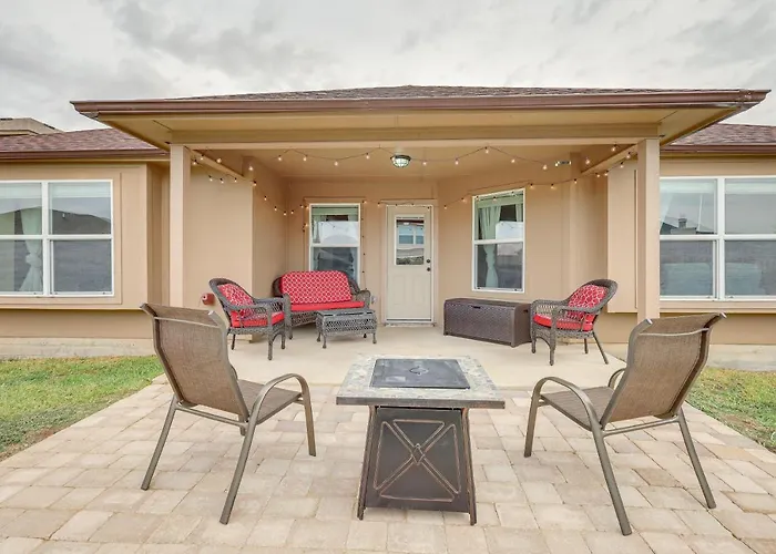 Holiday home 8 Mi To Cavazos! Modern W/ Fire Pit