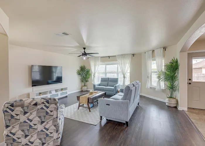8 Mi To Cavazos! Modern W/ Fire Pit