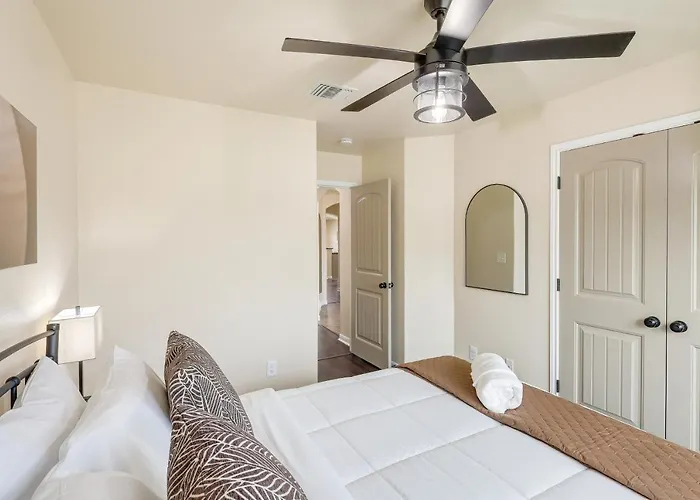 8 Mi To Cavazos! Modern W/ Fire Pit *