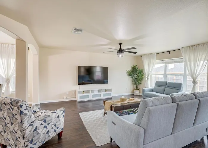 8 Mi To Cavazos! Modern W/ Fire Pit * Killeen